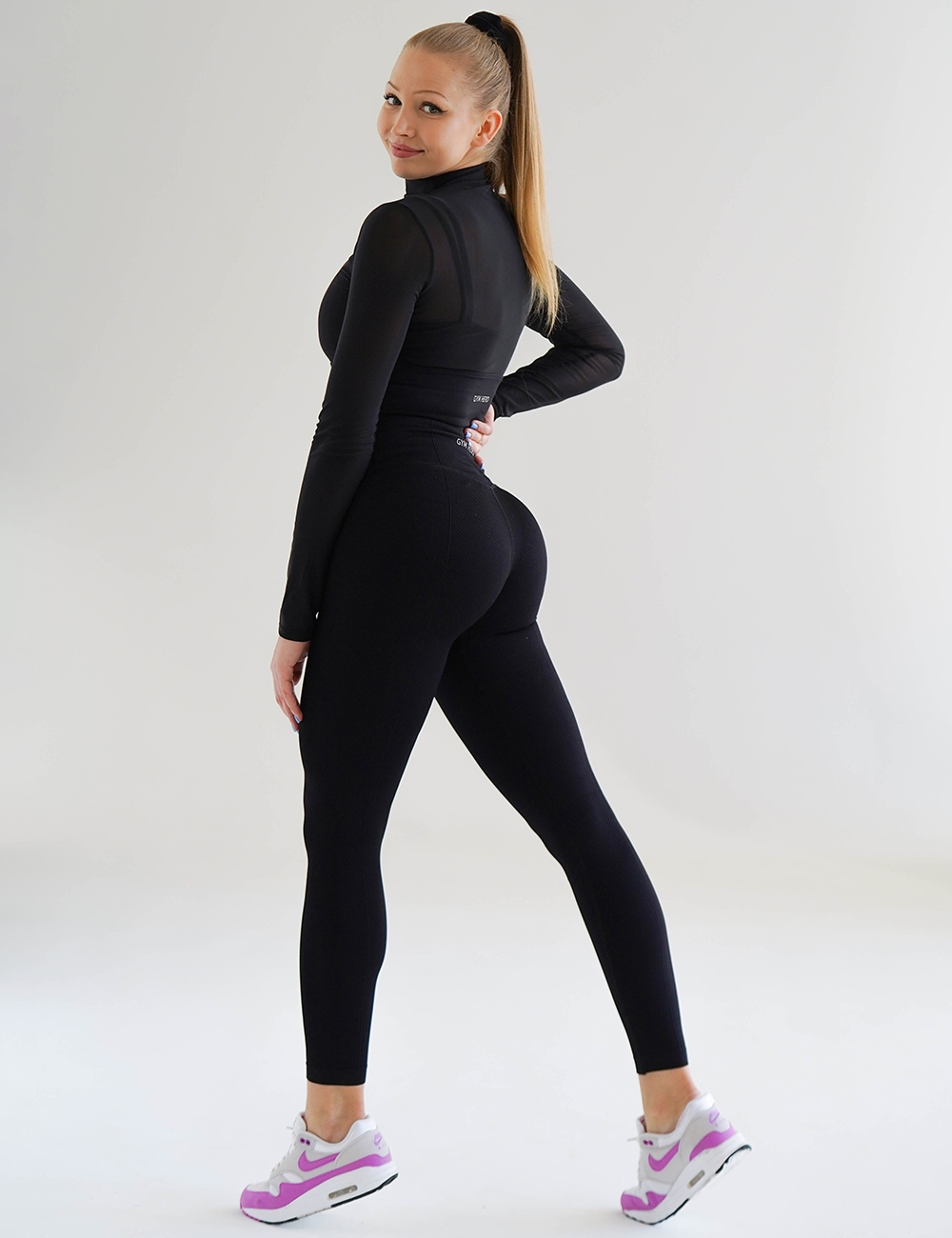 Crop Top Autumn Sleeve Czarny - Gymhero